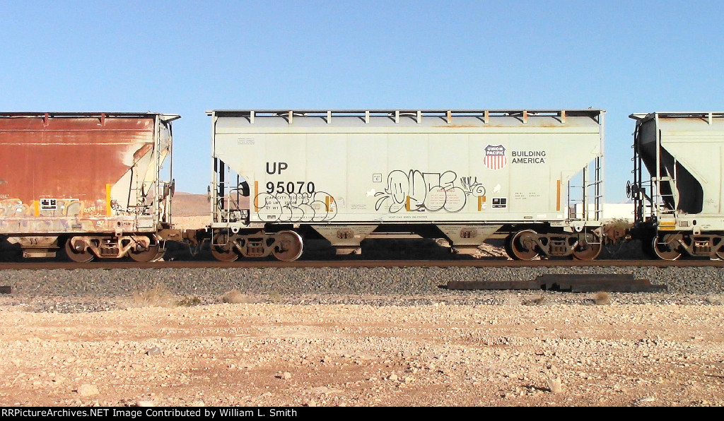 WB Manifest Frt at Erie NV W-MdTrnSlvs&Pshr -90